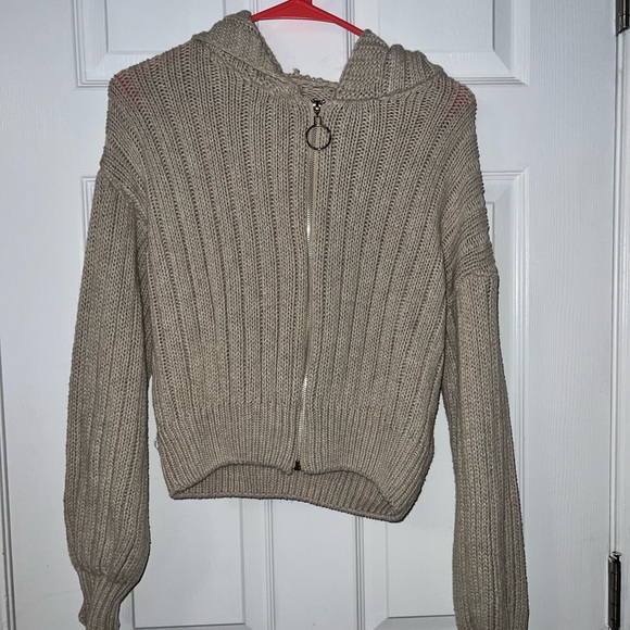 Sweatshirt - Picture 1 of 2